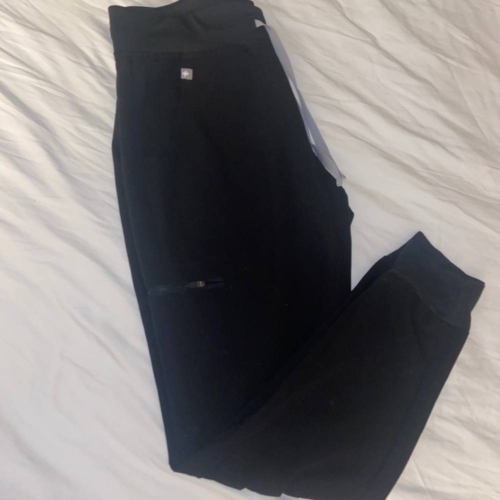 FIGS Zamora joggers